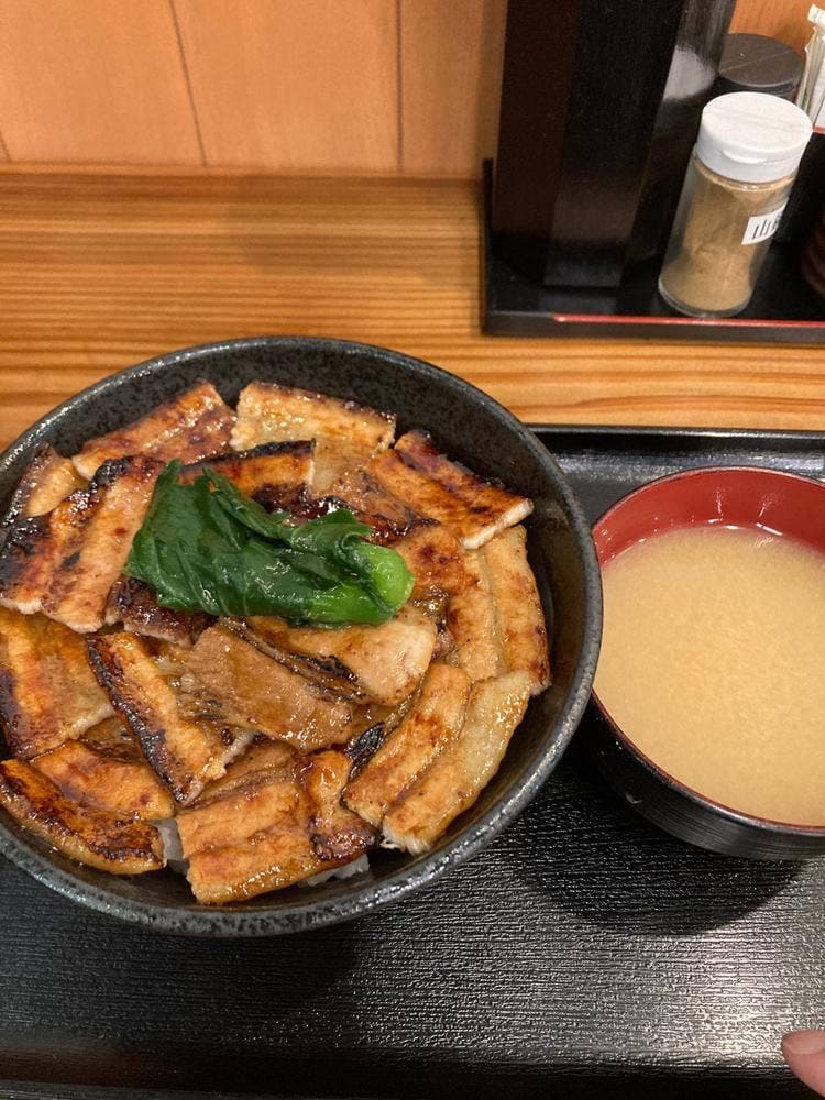 豚めし家 サンプラザ店