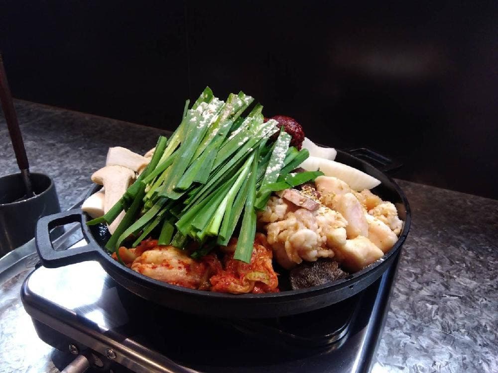 焼肉と鉄鍋 七
