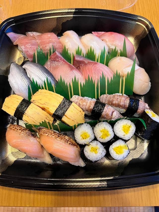 伊豆の回転寿司 花まる銀彩 伊豆高原店 - サブ画像1