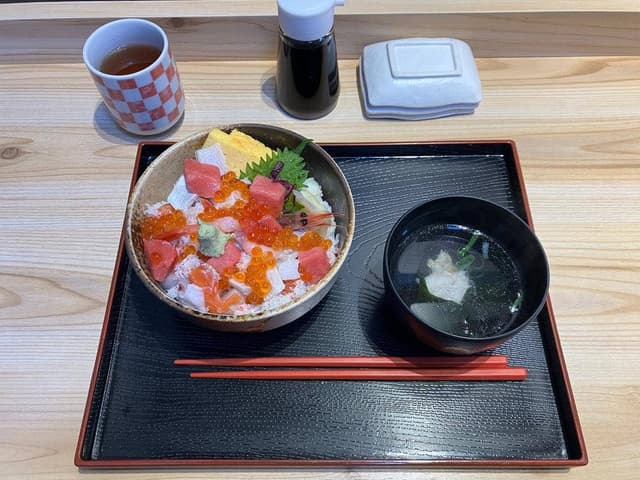 小松水産の海鮮丼 サンピアザ - サブ画像1