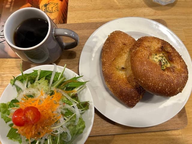 パンが主役のお店 Bread & Me - サブ画像1