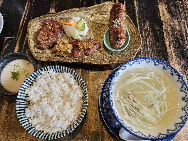 炭焼牛たん東山 仙台本店 - サブ画像1