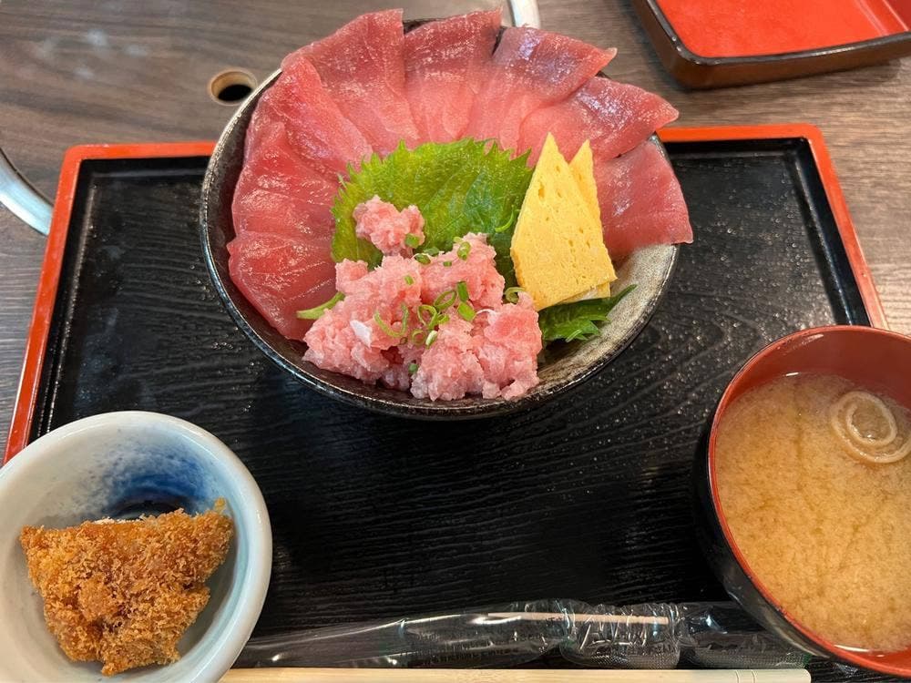 まぐろ屋みーかがん 道の駅いとまん店