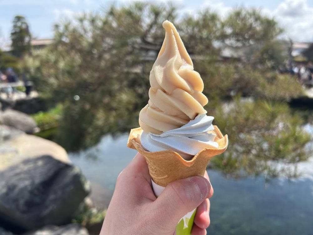 忍野八海池本 売店