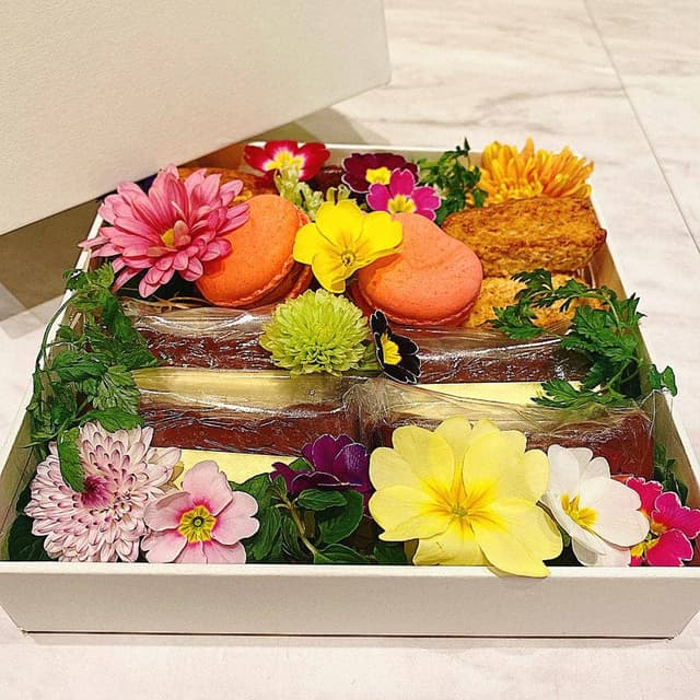 ブルーストッキングカフェ - サブ画像1