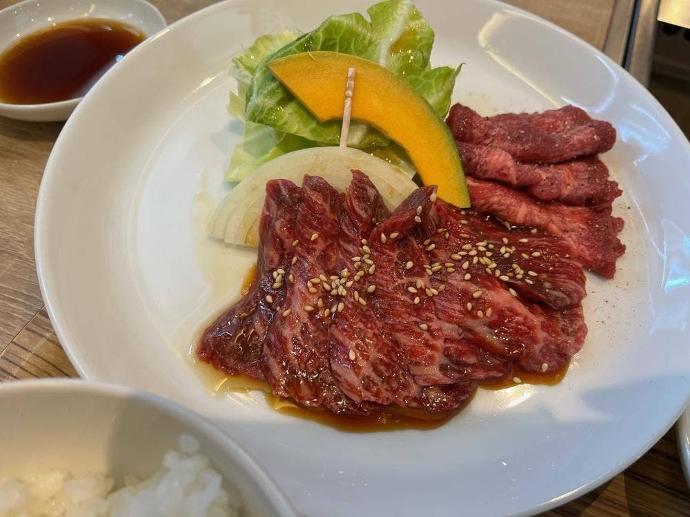 焼肉LOUNGE うしのよだれ