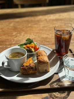 ムロマチカフェ ハチ