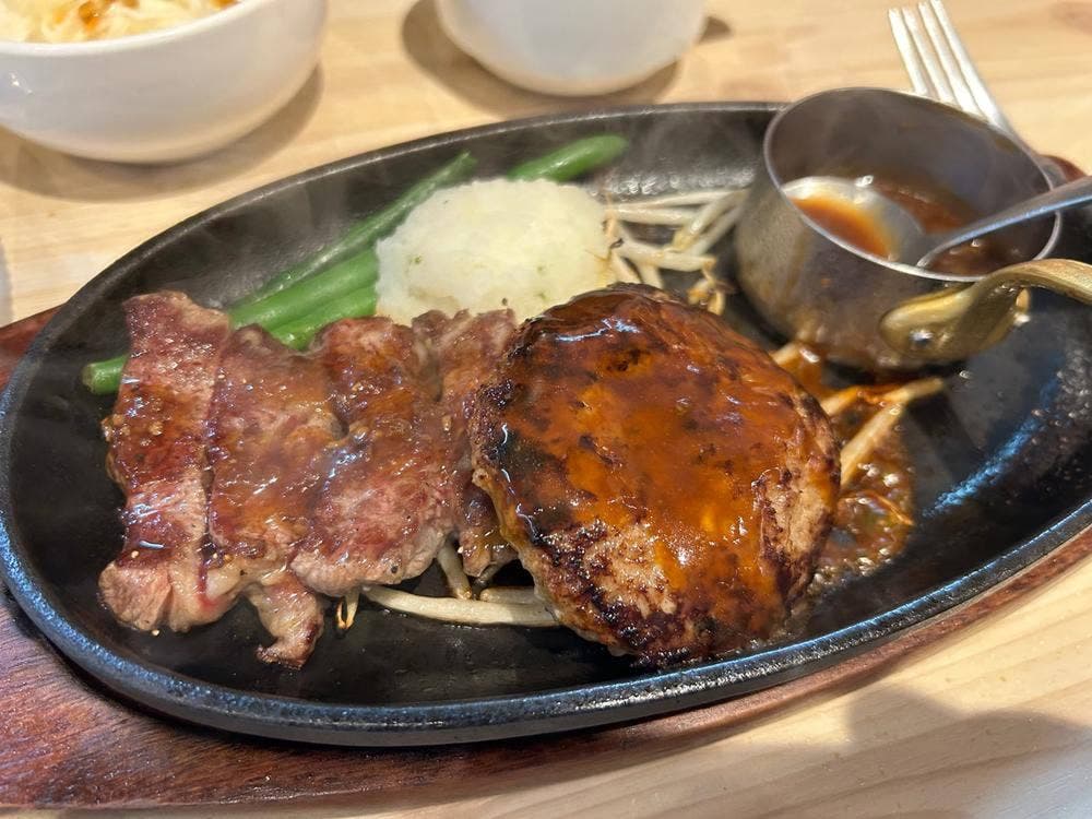 ステーキファイブと寿司六 大阪駅前第2ビル店