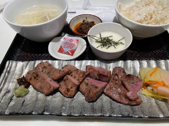 牛タンレストラン陣中 仙台国際空港店 - サブ画像1