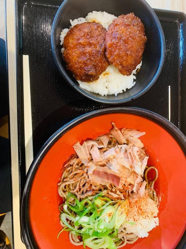 賤ヶ岳SA下り 山小屋マルシェ - サブ画像1