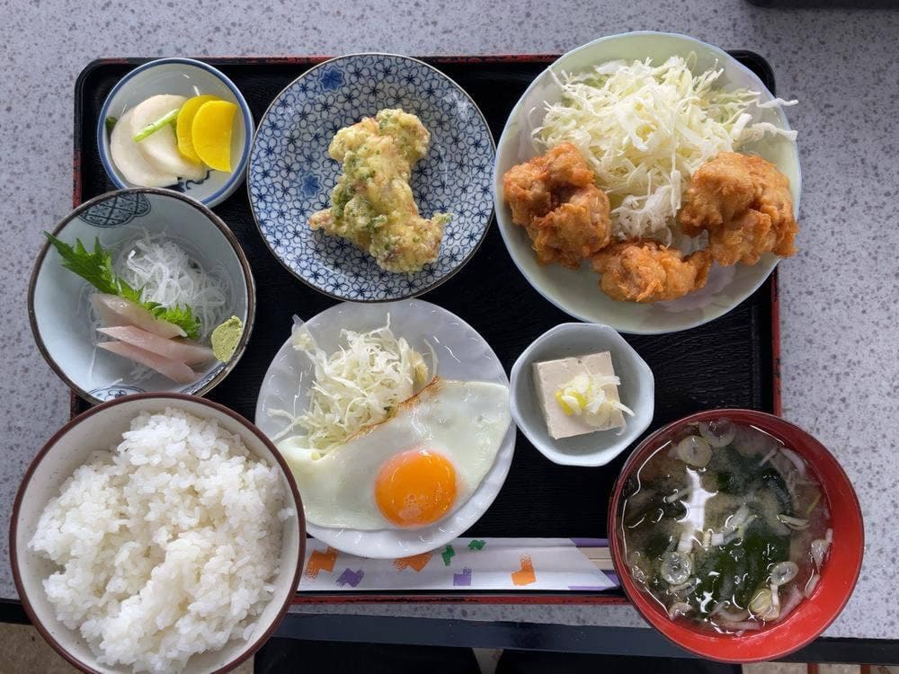 なかまち食堂