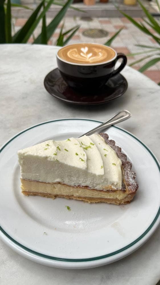 マザームーンカフェ 三宮本店