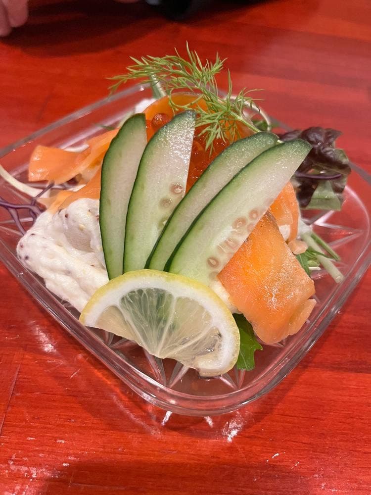 サーモンとエビ 鮮魚旬彩 居酒屋 のらばる 池田店