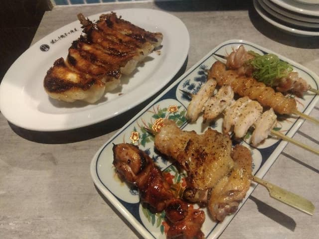鶏出汁餃子と焼鳥 つじや 七条店 - サブ画像1