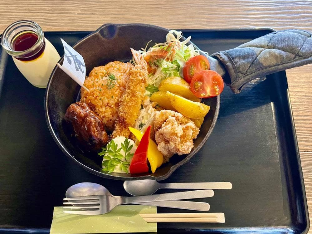 Restaurant & Cafe さすらい