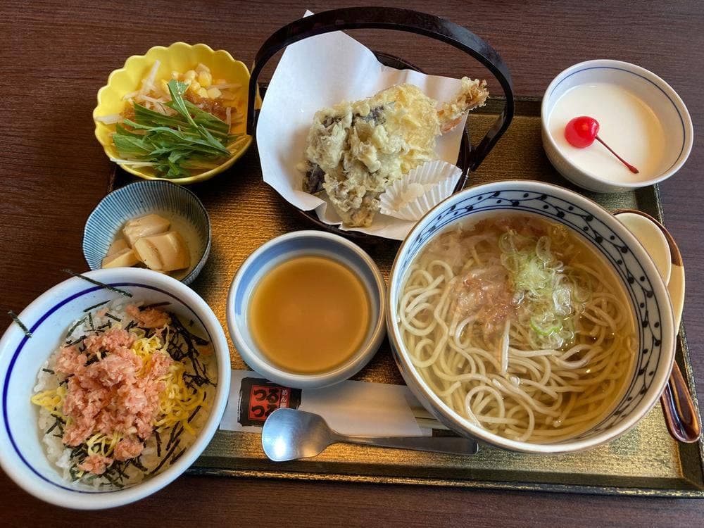めん房つるつる 御経塚店