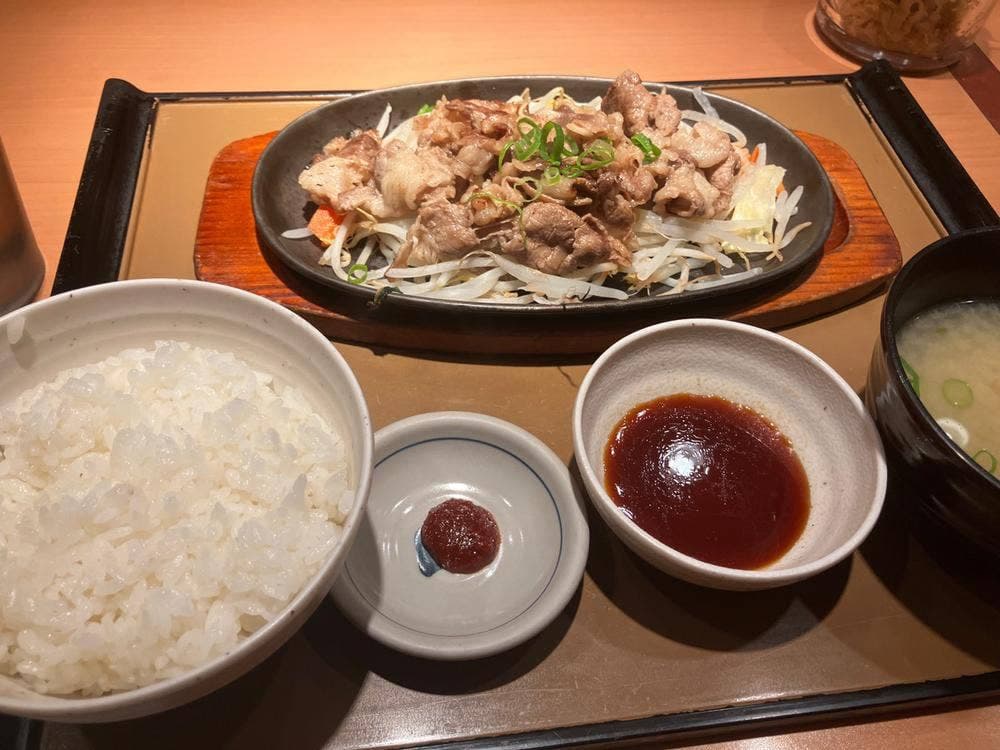 やよい軒 新宿小滝橋通り店