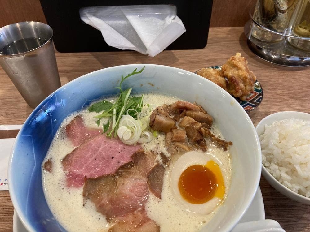 鶏白湯そばわたる 大宮店