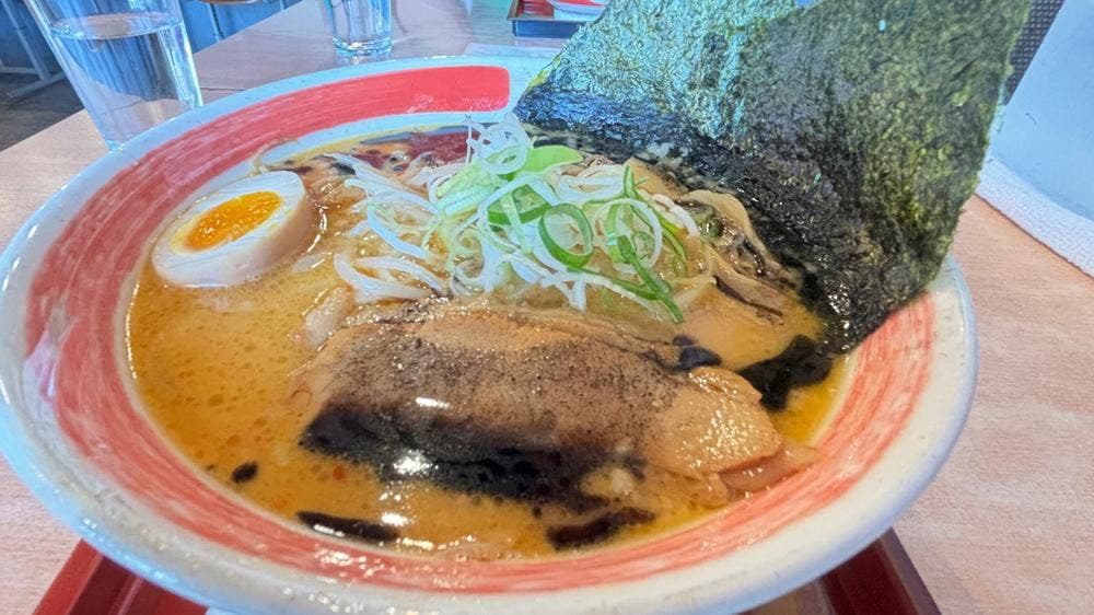 ラーメンやつや