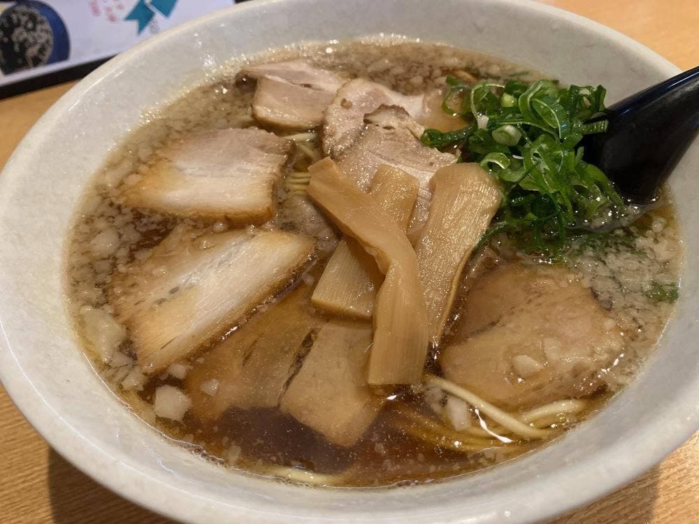 たむや
