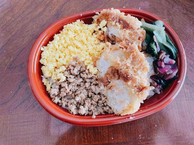とんかつ新宿さぼてん デリカ 練馬西友店 - サブ画像1