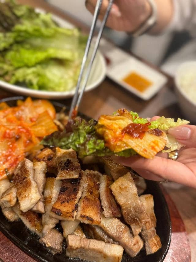 韓国酒家・韓国家庭料理 韓の香 狸小路横丁店 - サブ画像1