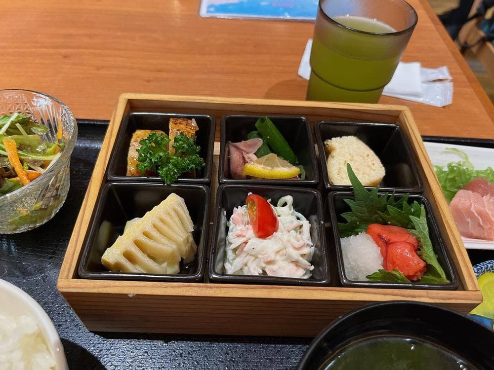てづくし料理茶房 よし坊