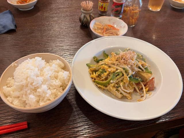 沖縄家庭料理 ゆんたく亭 - サブ画像1