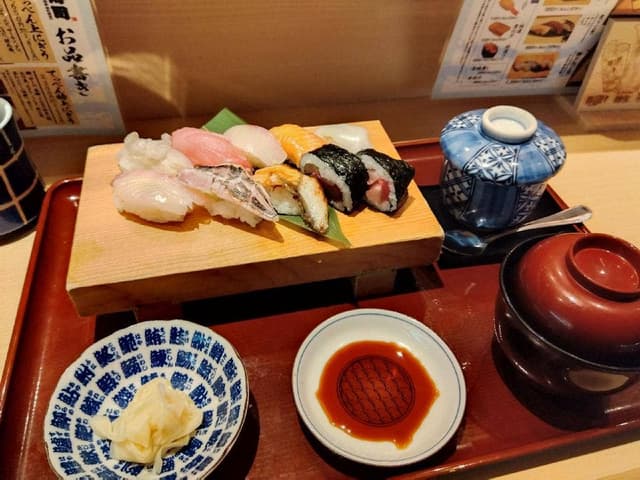 魚河岸 てっぺん寿司 - サブ画像3