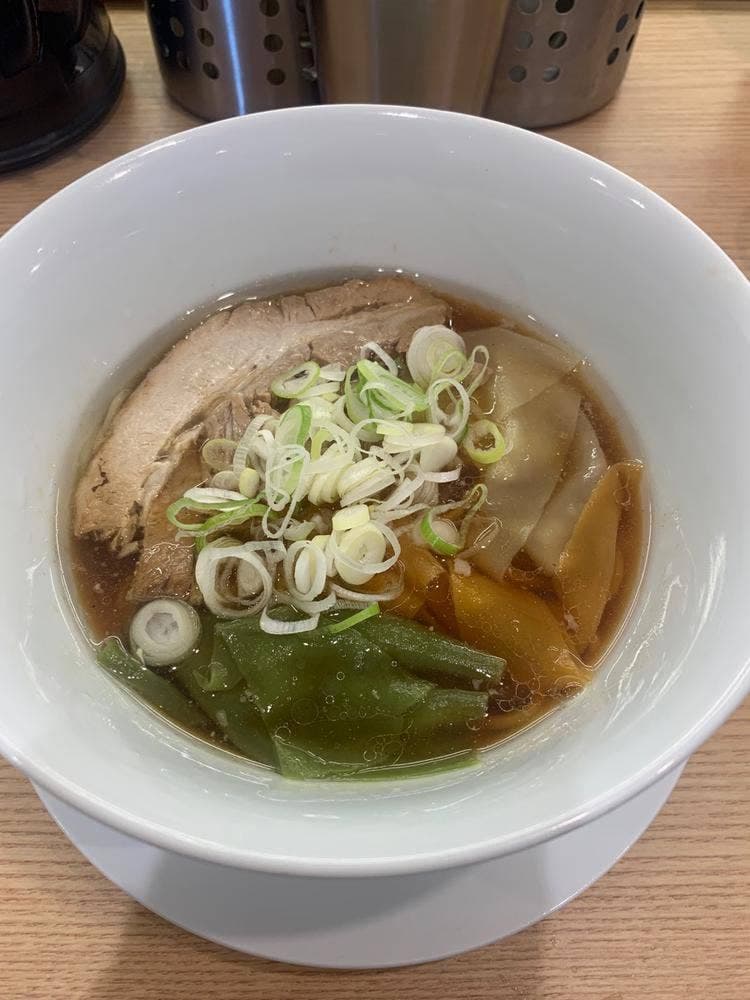 生わんたんらぁめん専門店 赤黄緑 吹田店