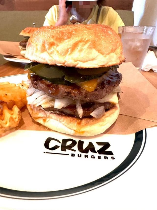 CRUZ BURGERS & CRAFT BEERS - サブ画像2