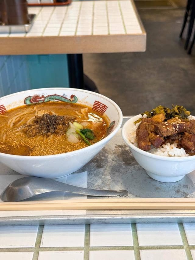 台湾の味 魯肉飯と魚介系 担担麺専門店 魯担 - サブ画像3