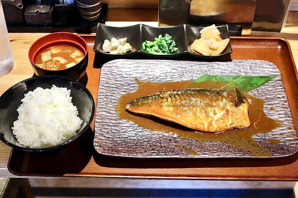 ひものや三久 名古屋御園