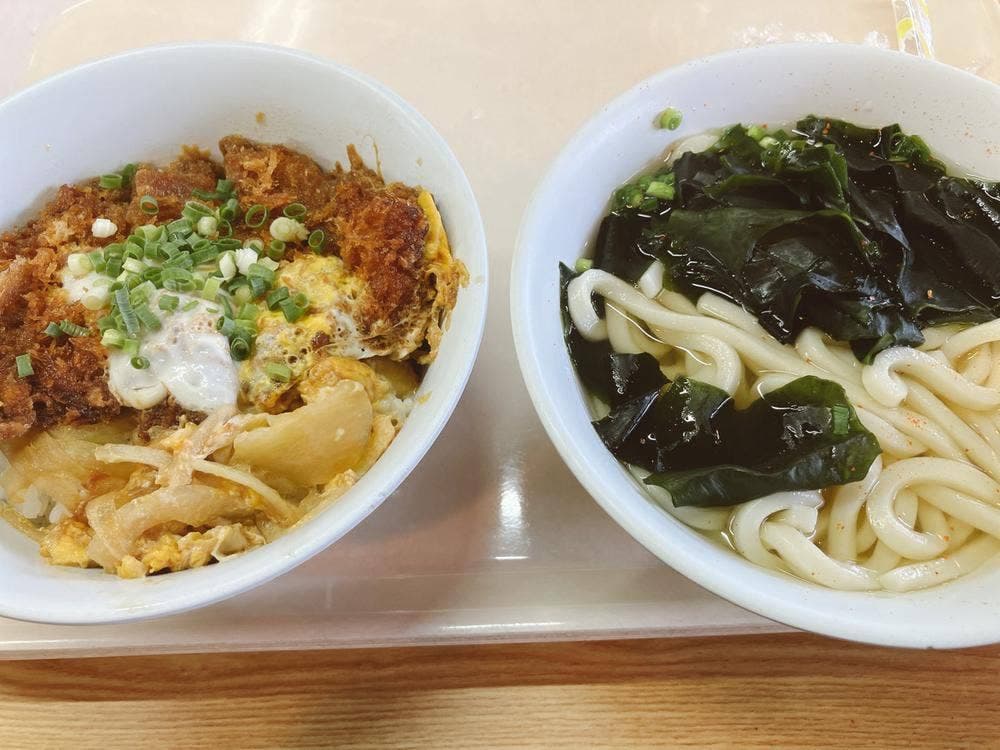 華さん食堂 空港通り店