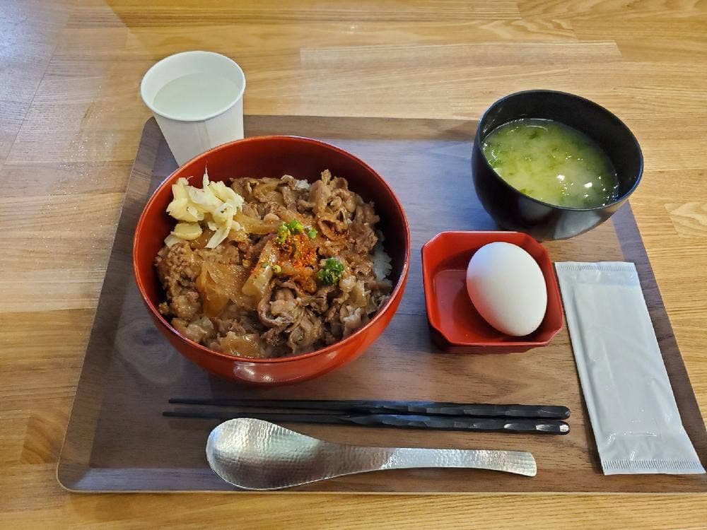 どんぶりっこ