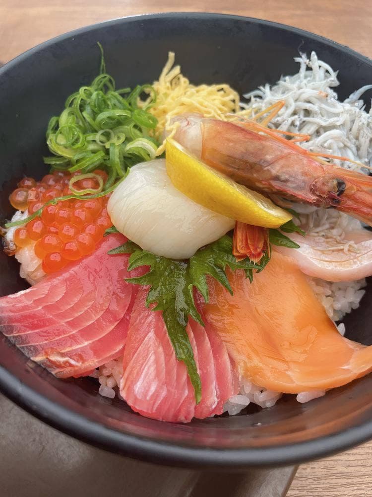 浜丼食堂 黒潮市場