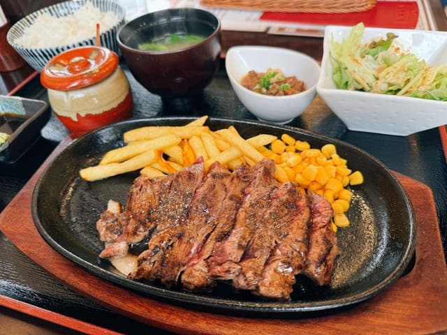 ステーキ&ハンバーグ 前田亭 幸手店 - サブ画像1