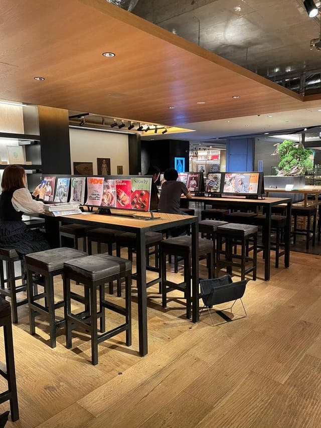 スターバックス コーヒー 銀座 蔦屋書店 - サブ画像3