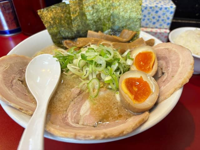 濃厚こってりラーメン つばめ - サブ画像3