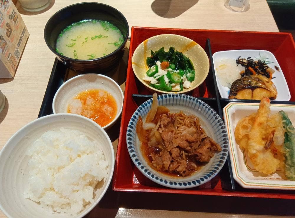 やよい軒 ラ・ムー大安寺店