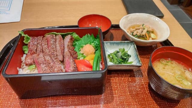 米沢牛黄木 東京駅黒塀横丁店 - サブ画像3