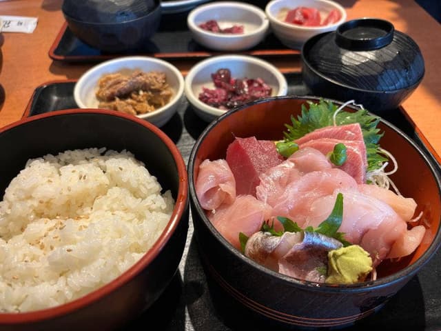 まぐろ食堂 七兵衛丸 - サブ画像1