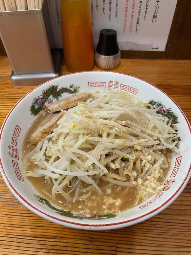 ラーメン神豚 横須賀中央店 - サブ画像1