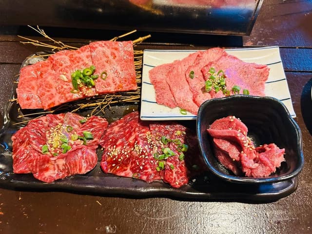 焼肉 三年目の浮気 八丈島店 - サブ画像1