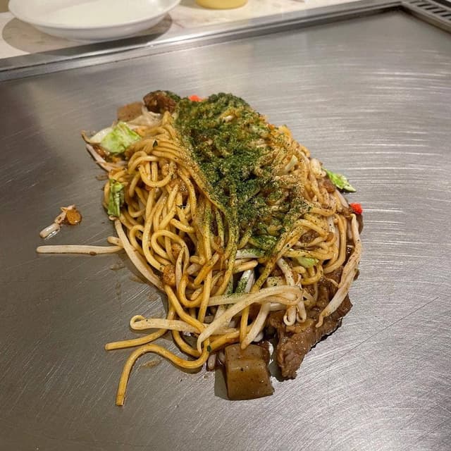 となりの焼肉屋のお好み焼屋 銀河商店 - サブ画像1