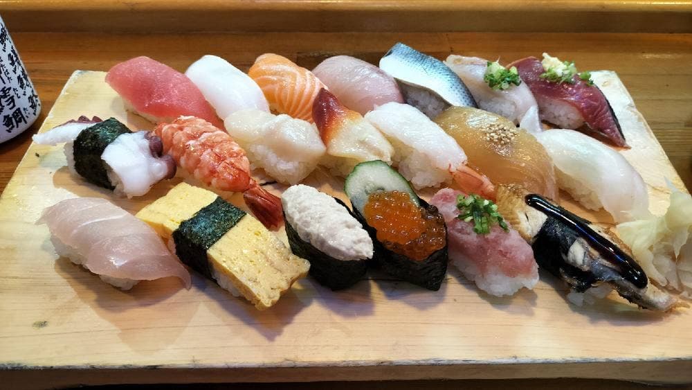 魚屋直営すし食堂 魚まる 前島店