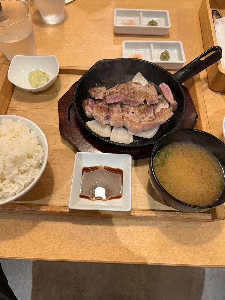 豚ステーキ専門店 B 岡山店