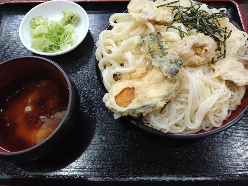 氷見丼本舗 みきさん