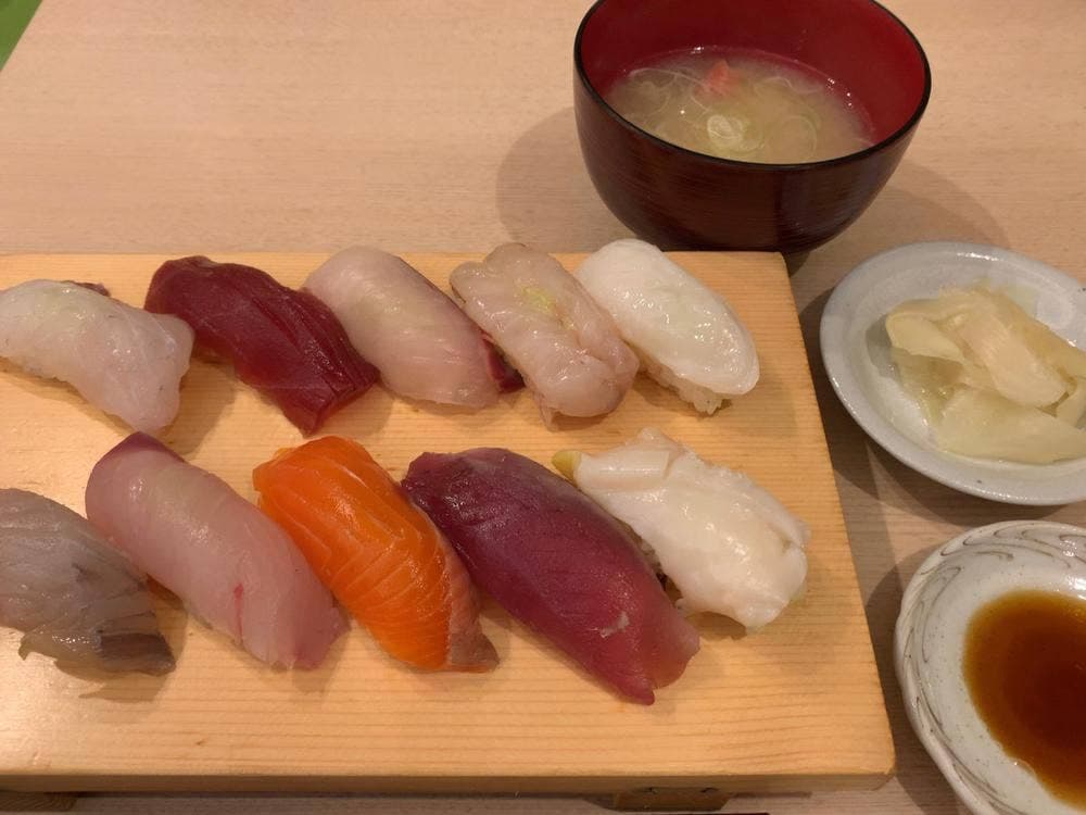 鮨 歴々 金沢駅店