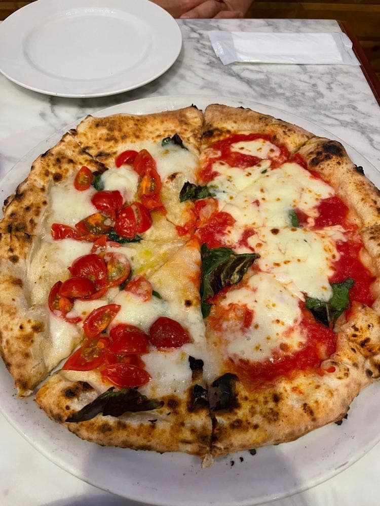 ピッツェリア カポリ